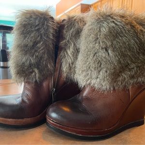 Size 9 women’s leather boots with fur trim and wedge heels